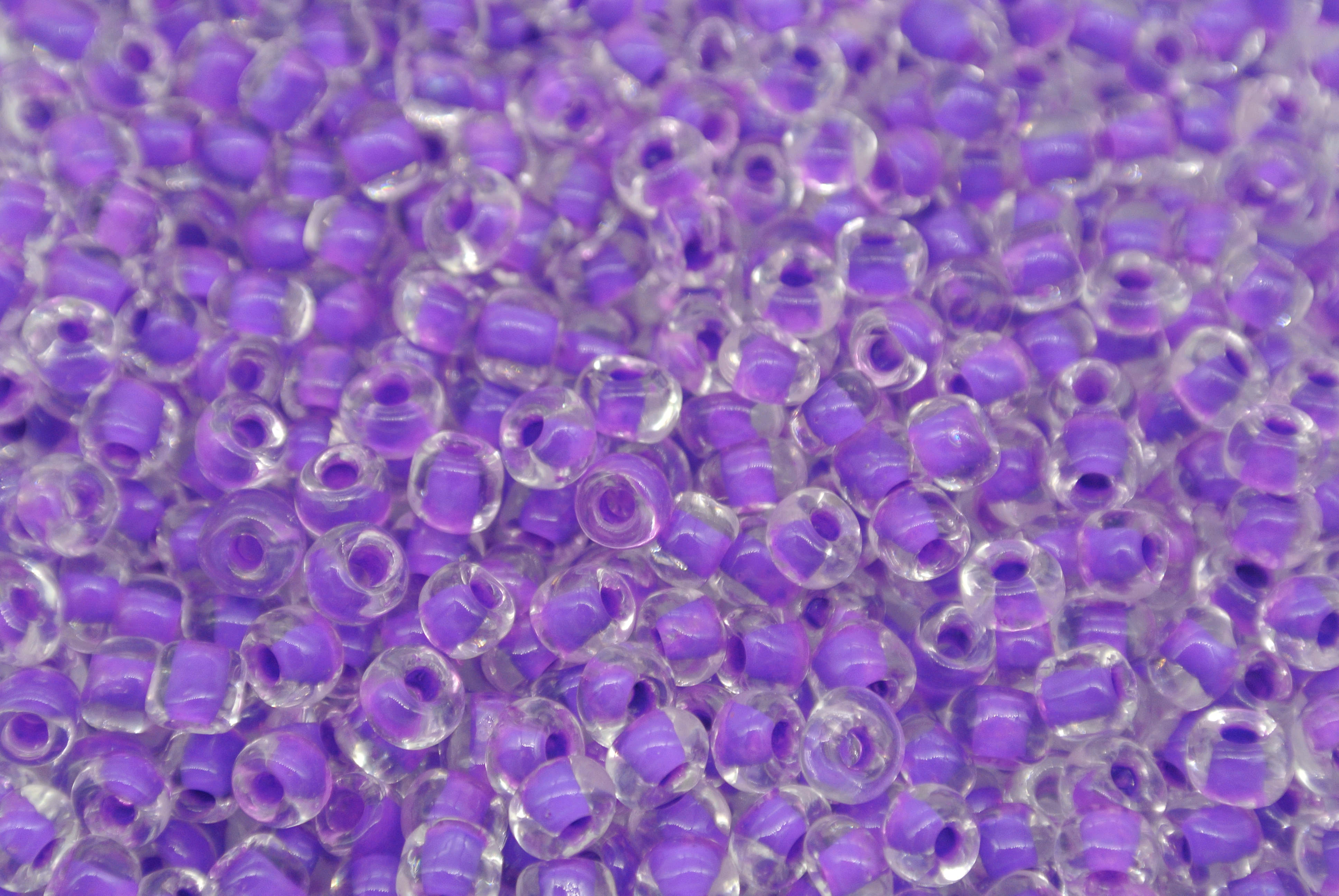 6/0 E Beads #186 Transparent Dark Purple 1/6Pound - Click Image to Close